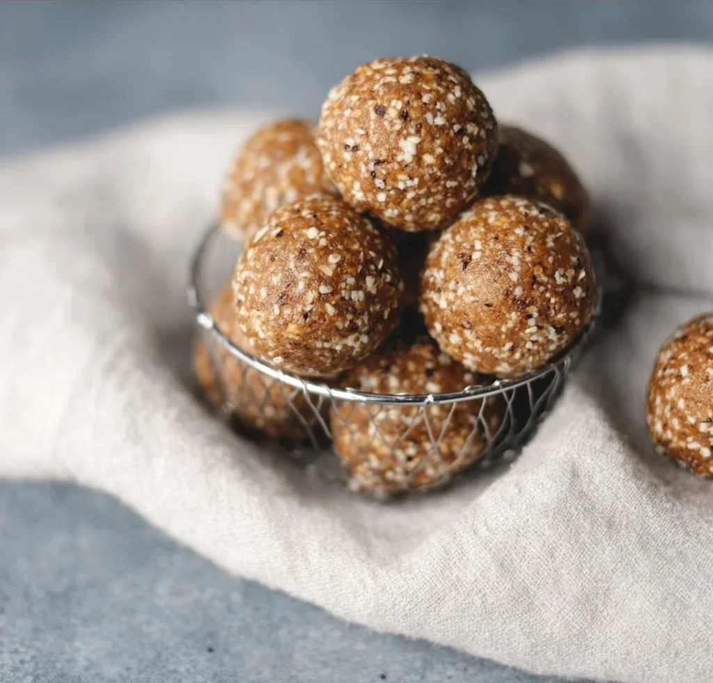 Vanilla Maple Flax Energy Balls 1 Delicious Vanilla Maple Flax Energy Balls for healthy snacking